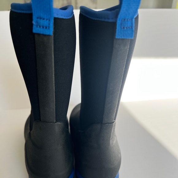 Muck Boots Element Rubber Boots Kids size 4 - Picture 2 of 8
